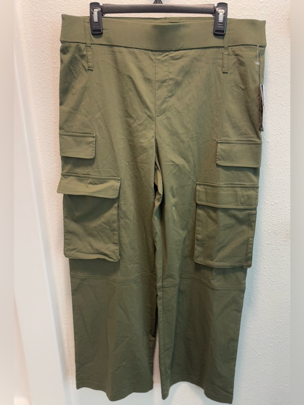 D.F.A. New York olive green high rise waist cargo side patch pockets Sz14)